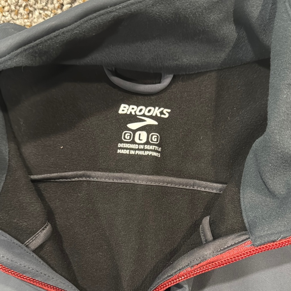 Brooks Performance Gray And Red Running Jacket - image 2